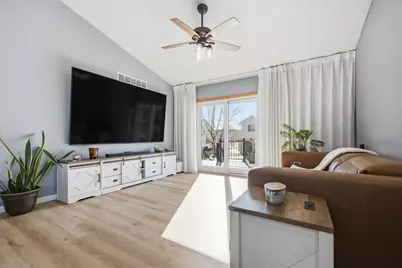 236 Ardennes Avenue E, Shakopee, MN 55379 - Photo 4