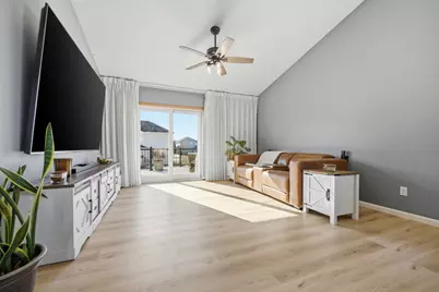 236 Ardennes Avenue E, Shakopee, MN 55379 - Photo 2