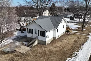 305 N Wabasha, Plainview, MN 55964 - Photo 6