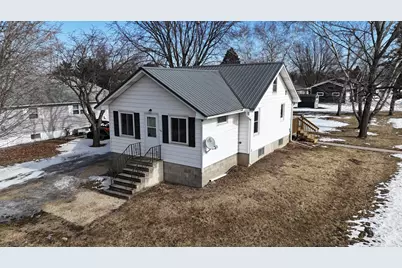305 N Wabasha, Plainview, MN 55964 - Photo 1