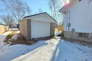 305 N Wabasha, Plainview, MN 55964 - Photo 10