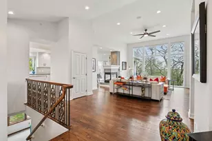 1360 Skyline Dr, Golden Valley, MN 55422 - Photo 2