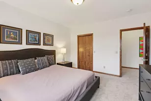 1360 Skyline Dr, Golden Valley, MN 55422 - Photo 42