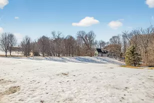 11990 Creek Ridge Ln, Chaska, MN 55318 - Photo 4