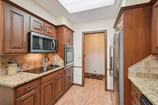 8621 Basswood Rd, Eden Prairie, MN 55344 - Photo 4