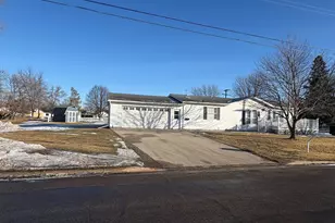 800 Montana, Benson, MN 56215 - Photo 2