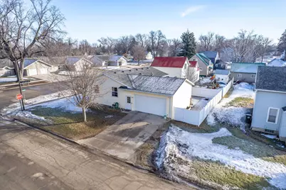 211 1st Street SE, Elbow Lake, MN 56531 - Photo 2