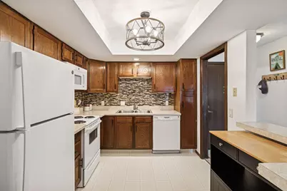 4710 58th Avenue N #201, Crystal, MN 55429 - Photo 10