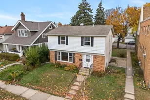 1045 Euclid St, Saint Paul, MN 55106 - Photo 2