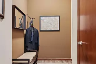 270 4th St E, Saint Paul, MN 55101 - Photo 10