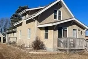 1356 6th Ave N, Windom, MN 56101 - Photo 2