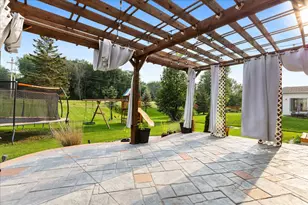 8490 Moraine Cir, Shakopee, MN 55379 - Photo 2