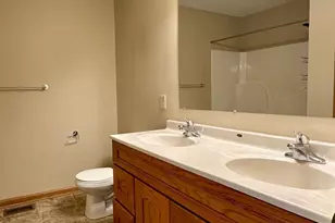 1760 Riverside Dr, Shakopee, MN 55379 - Photo 22