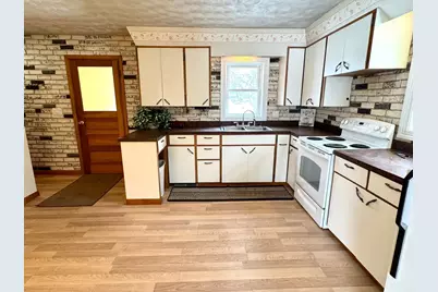 17915 140th Avenue NE, Thief River Falls, MN 56701 - Photo 2