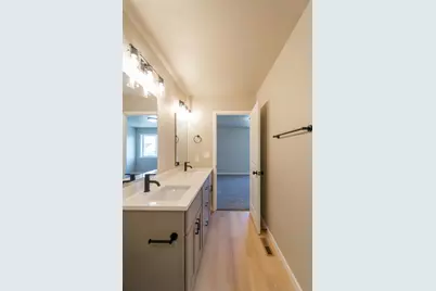 1879 19th Avenue N, Wahpeton,  58075 - Photo 14