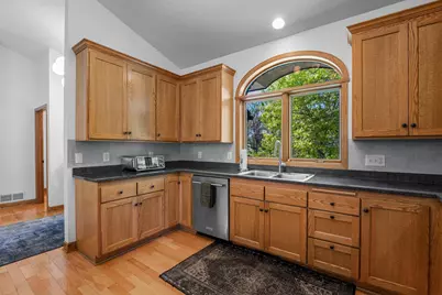 300 Dearborn Court, Edina, MN 55343 - Photo 12