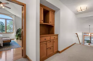 300 Dearborn Ct, Edina, MN 55343 - Photo 24