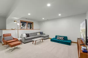 300 Dearborn Ct, Edina, MN 55343 - Photo 38