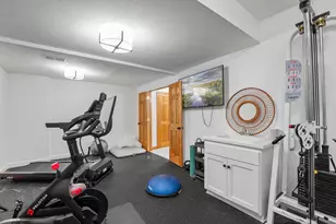 300 Dearborn Ct, Edina, MN 55343 - Photo 42