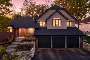 300 Dearborn Ct, Edina, MN 55343 - Photo 2