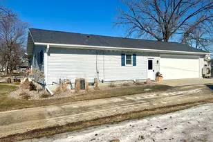 204 NW 2nd St, Adams, MN 55909 - Photo 26