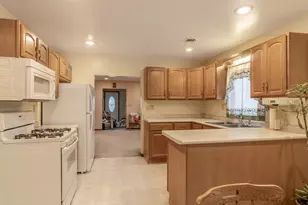 421 S Murphy St, Lake Crystal, MN 56055 - Photo 8