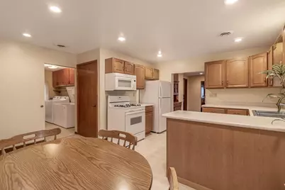 421 S Murphy Street, Lake Crystal, MN 56055 - Photo 4