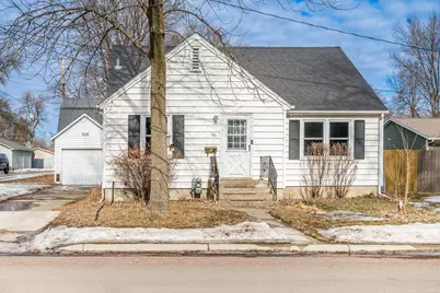 101 W Bert Street, Lake Crystal, MN 56055 - Photo 1