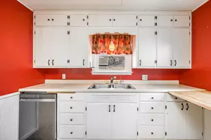 101 W Bert St, Lake Crystal, MN 56055 - Photo 10