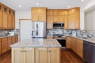 5780 Prairie Ridge Dr, Shoreview, MN 55126 - Photo 4