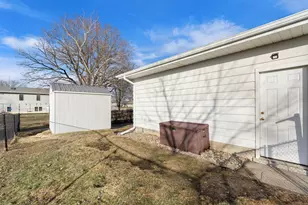 1103 18th St NE, Austin, MN 55912 - Photo 10