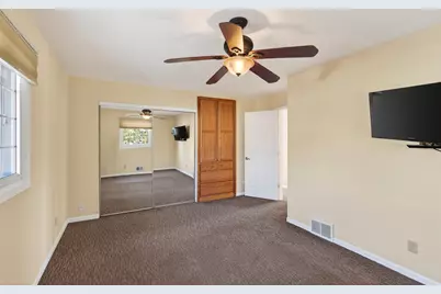 5604 Perry Avenue N, Crystal, MN 55429 - Photo 12