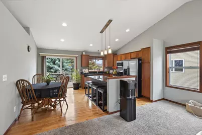 216 Arabian Avenue W, Shakopee, MN 55379 - Photo 2