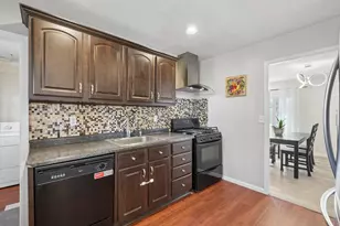 8704 Crest Rd, Bloomington, MN 55425 - Photo 12