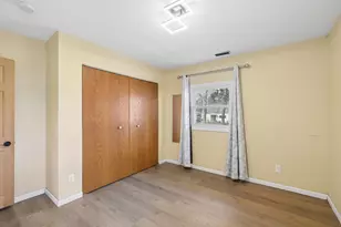 8704 Crest Rd, Bloomington, MN 55425 - Photo 16