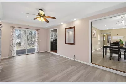 8704 Crest Road, Bloomington, MN 55425 - Photo 4