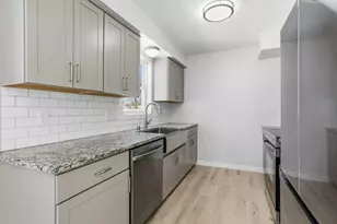 13832 Shirley Dr, Burnsville, MN 55337 - Photo 6