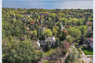 124 N Hawthorne Road, Duluth, MN 55812 - Photo 1