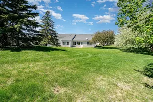 14502 Eureka Ct, Apple Valley, MN 55124 - Photo 2