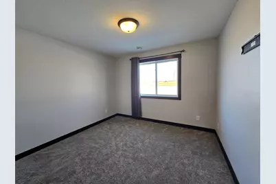 370 Horizon Drive, Le Center, MN 56057 - Photo 10