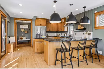 1060 Lincoln Avenue, Saint Paul, MN 55105 - Photo 14