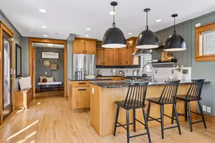 1060 Lincoln Ave, Saint Paul, MN 55105 - Photo 14