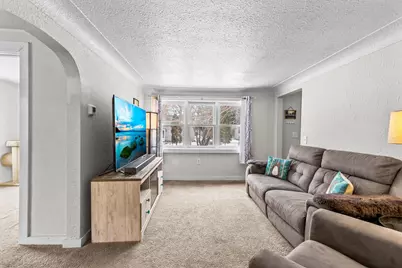 176 Hanson Road, Mahtomedi, MN 55115 - Photo 4