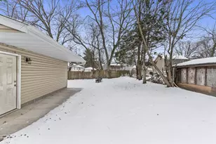 176 Hanson Rd, Mahtomedi, MN 55115 - Photo 22