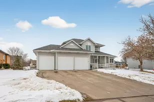 10010 Fallgold Parkway N, Brooklyn Park, MN 55443 - Photo 2