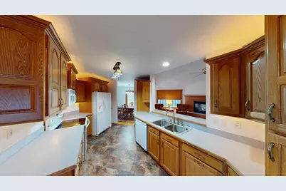 19654 Bluffview Place, Galesville, WI 54630 - Photo 8