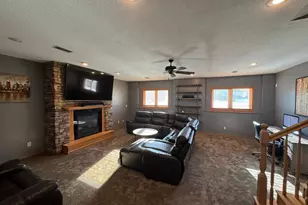 102 Meadowview St, Marshall, MN 56258 - Photo 20