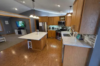 102 Meadowview Street, Marshall, MN 56258 - Photo 10