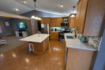 102 Meadowview Street, Marshall, MN 56258 - Photo 10