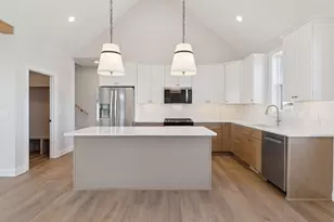 610 Field Point St, Roberts, WI 54023 - Photo 8
